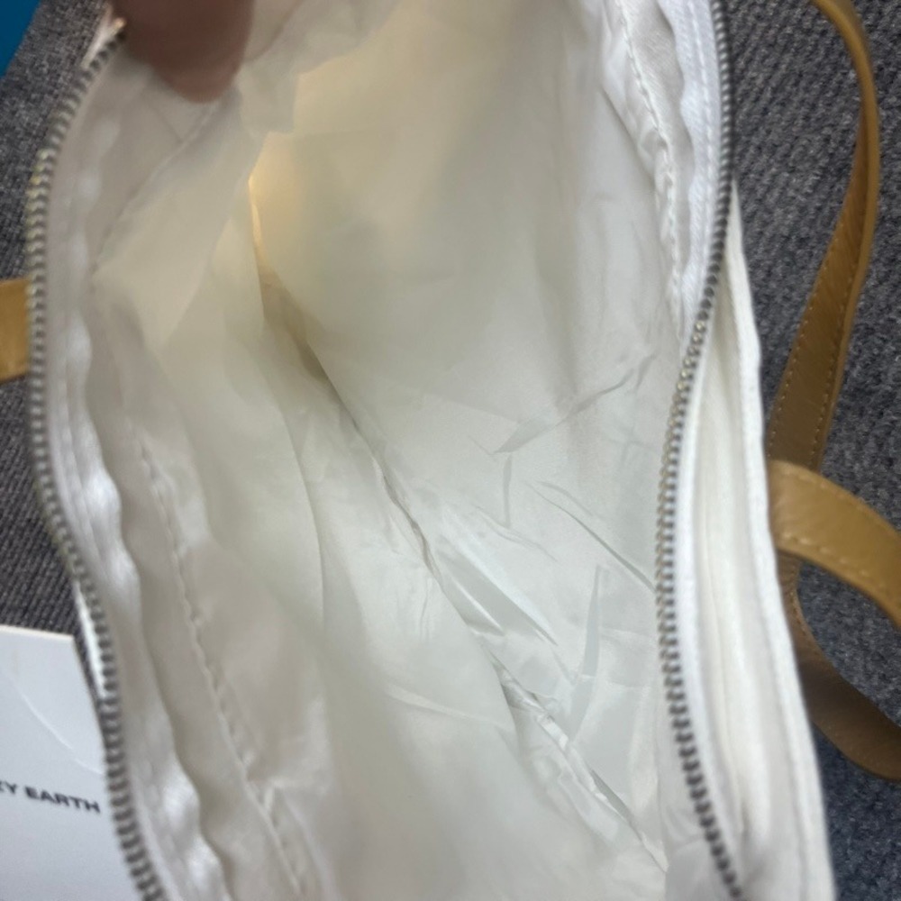 Cozy Earth Canvas Tote Bag Off White Tan Straps Zipper Top NWT - Picture 5 of 5